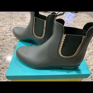 Jack Rogers Size 9 Olive Sallie Rain Boots
